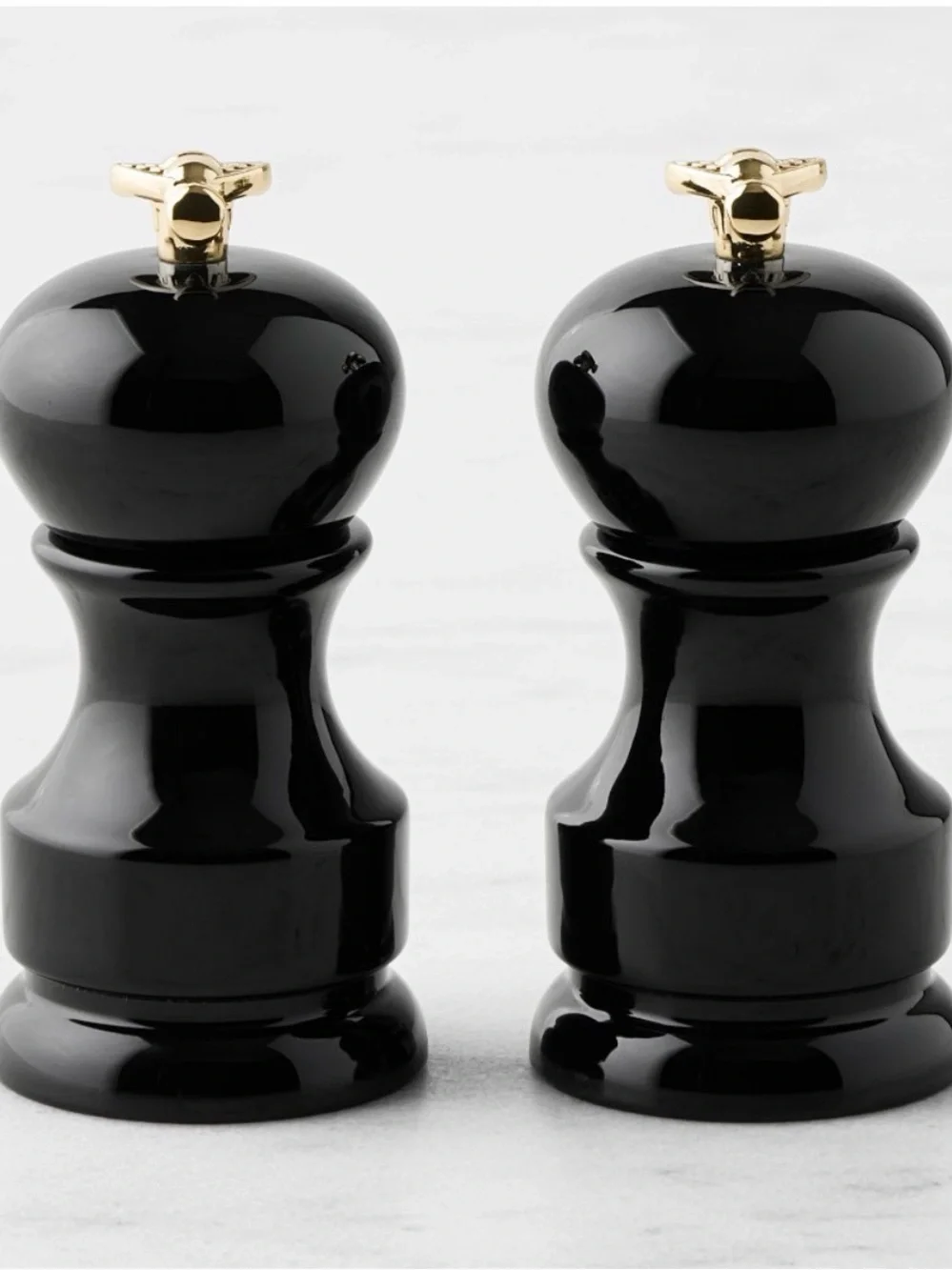 William Sonoma bee Salt and Pepper Mills
